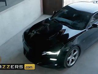 Pornodarstellerin Katrina Jade filmt sich wie sie es mit Xander corvus treibt