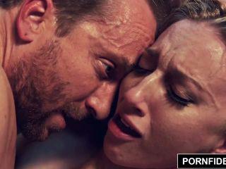 Riley Reyes in den Arsch gefickt