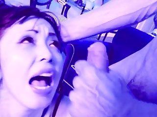 Asiatische Schlampe Marica Hase wird doppelt gefickt und angespritzt